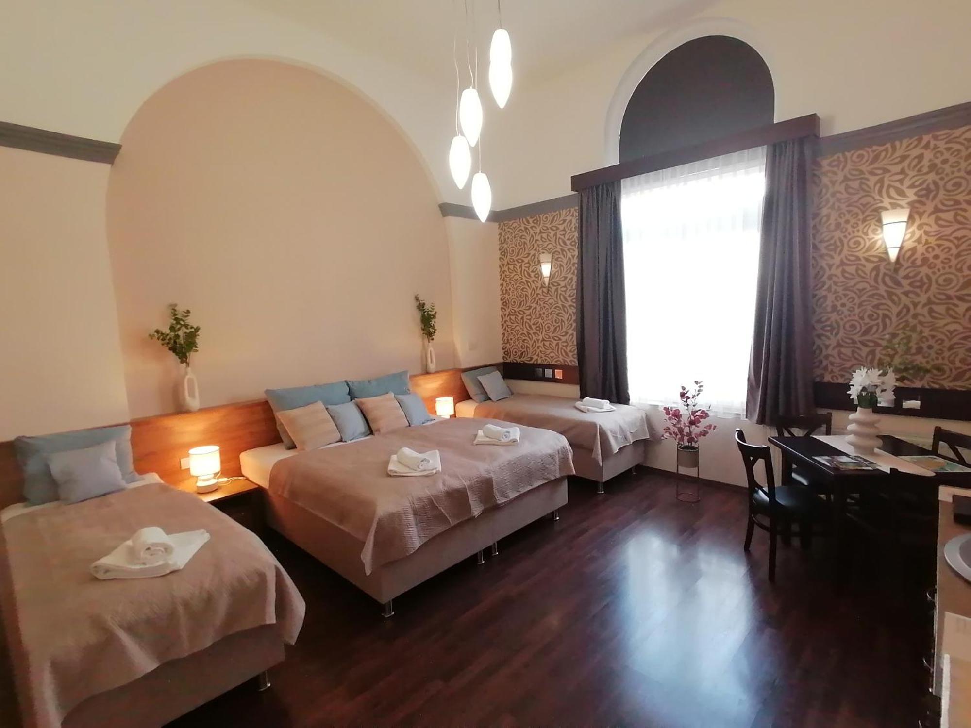 Mohacs Korona Apartman Экстерьер фото