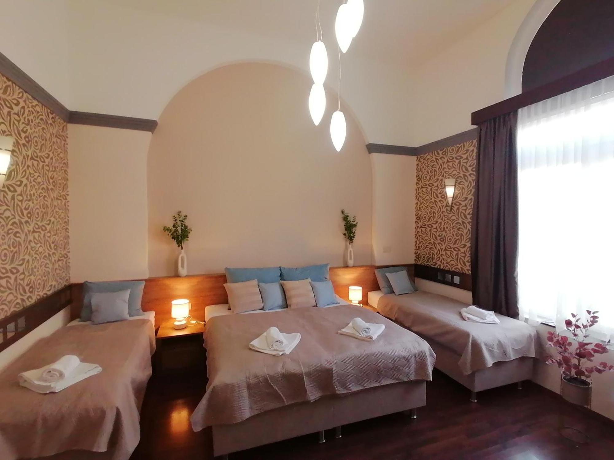Mohacs Korona Apartman Экстерьер фото